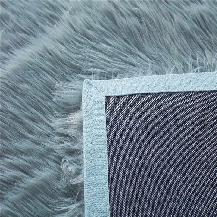 Factory Supply Non-slip Soft Fluffy Household Area Rug Bedroom Carpet Customized White Fluffy Carpet